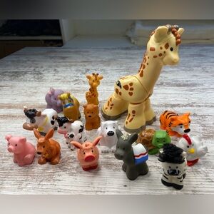 Little People Lot of 16 Animals.  GUC.